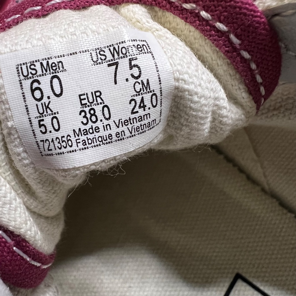 Like New [Vans] Burgundy Red Low Top < Old Skool > Shoes + Sneaker | M 6 - W 7.5 - Picture 5 of 15